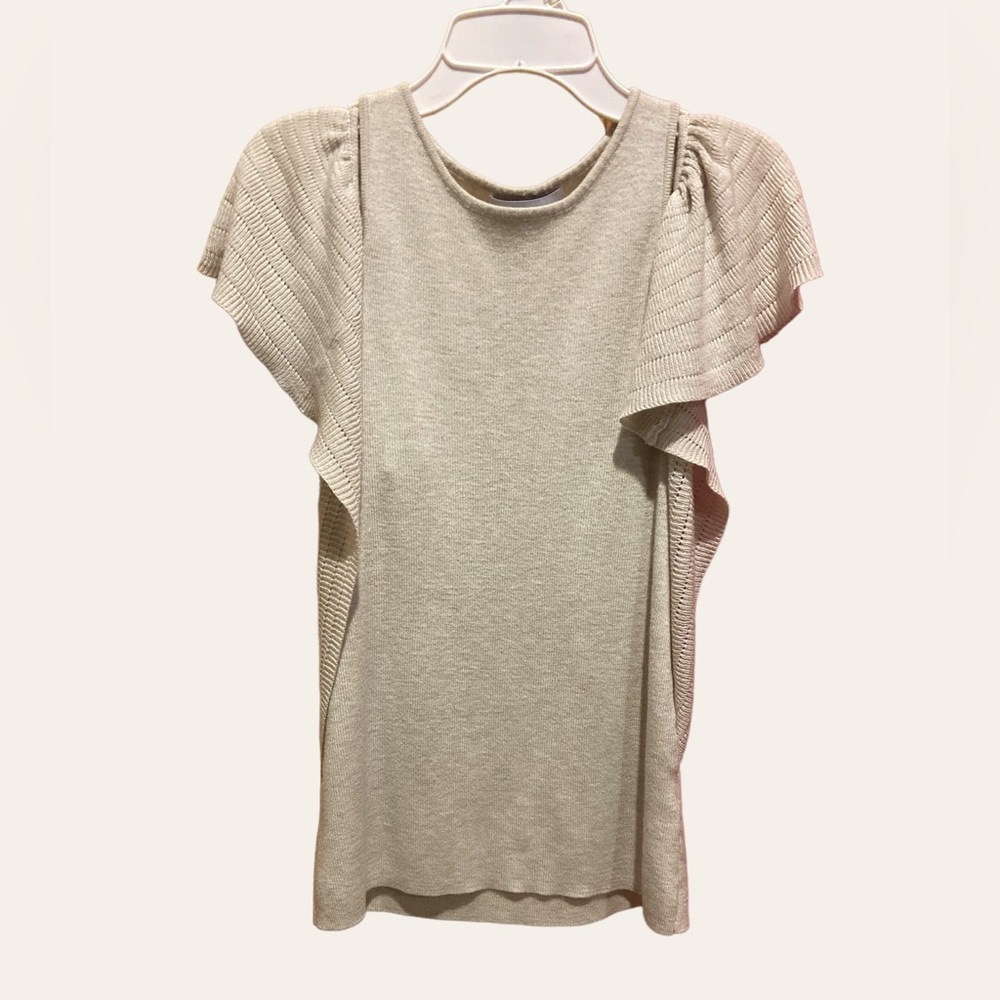 Women’s John & Jenn/Evereve Cold Shoulder Cream Colored Top. Size Small